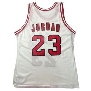 Vintage Champion NBA Chicago Bulls Jordan 24 Men's Jersey in Size Large 44